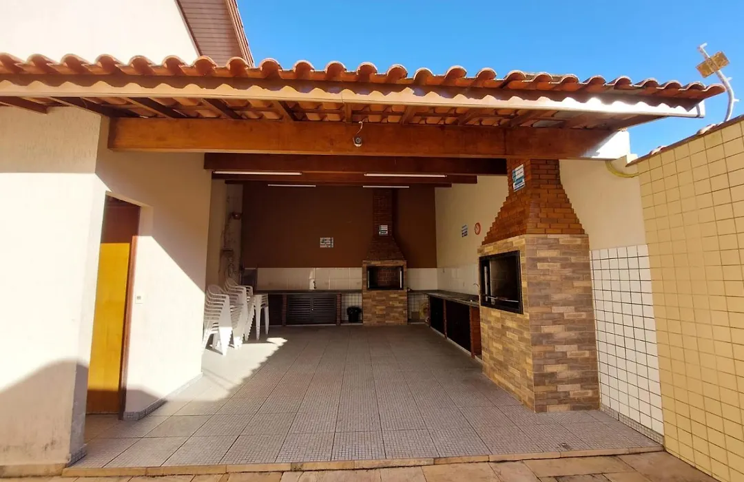 Excelente Apartamento - 2 Suítes com Ar Condicionado em Maranduba-1