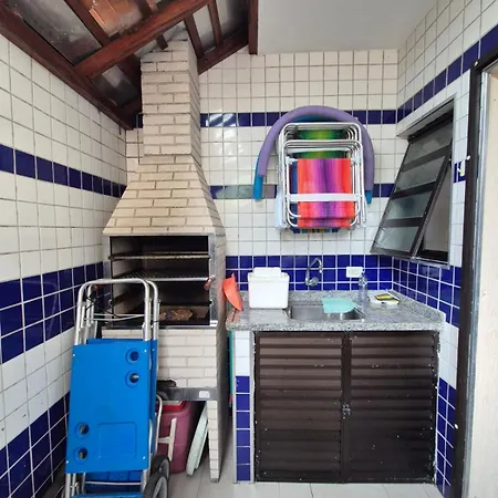 Excelente Apartamento - 2 Suítes com Ar Condicionado em Maranduba-3